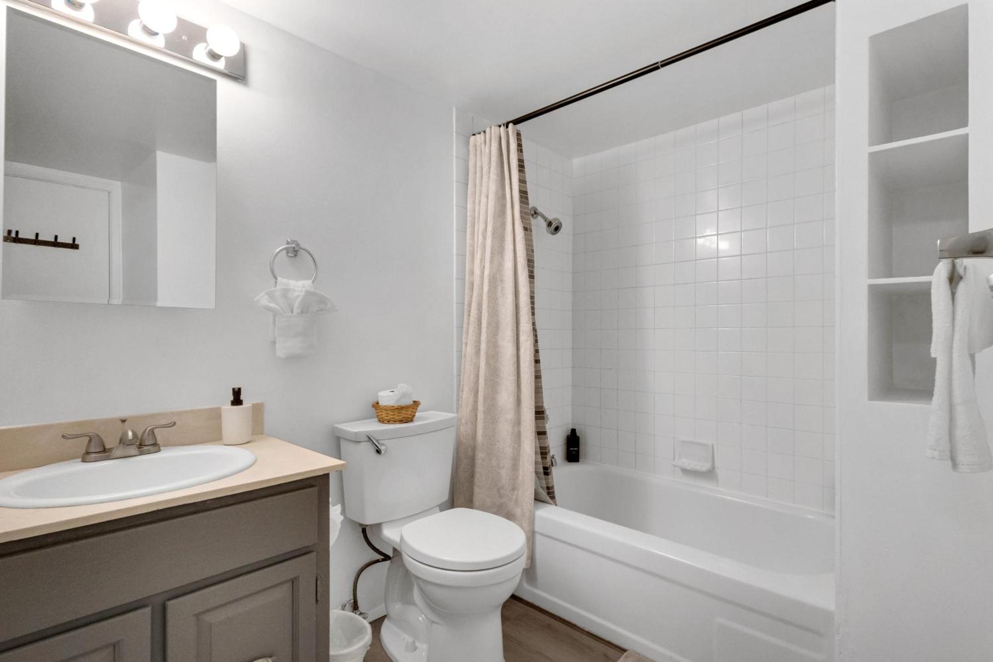 Central Bellevue Retreat Екстер'єр фото